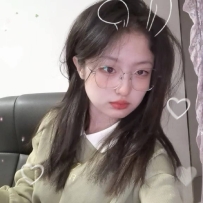 🤓妹妹的名字：小水東 158cm C 21歲42kg