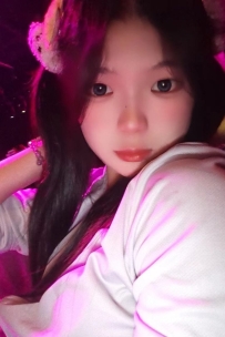🤓妹妹的名字：比莉   162.46.D.20歲