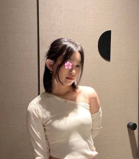 可依  165cm  47kg C 26歲